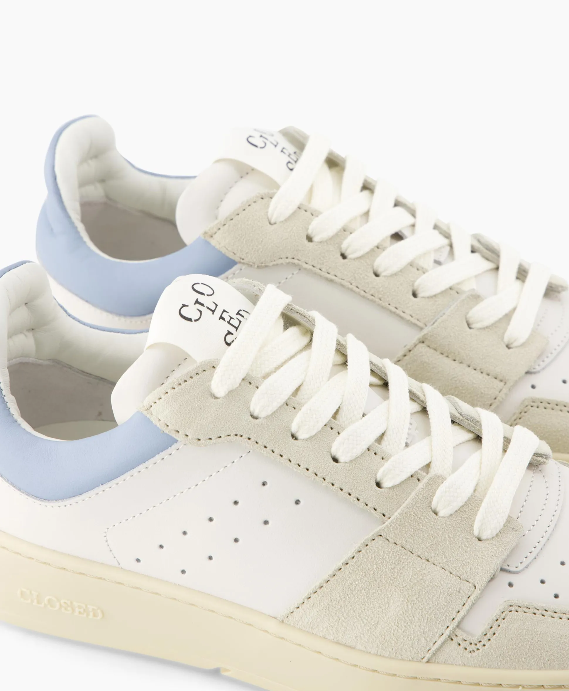 Closed Sneaker Low Top Licht Blauw