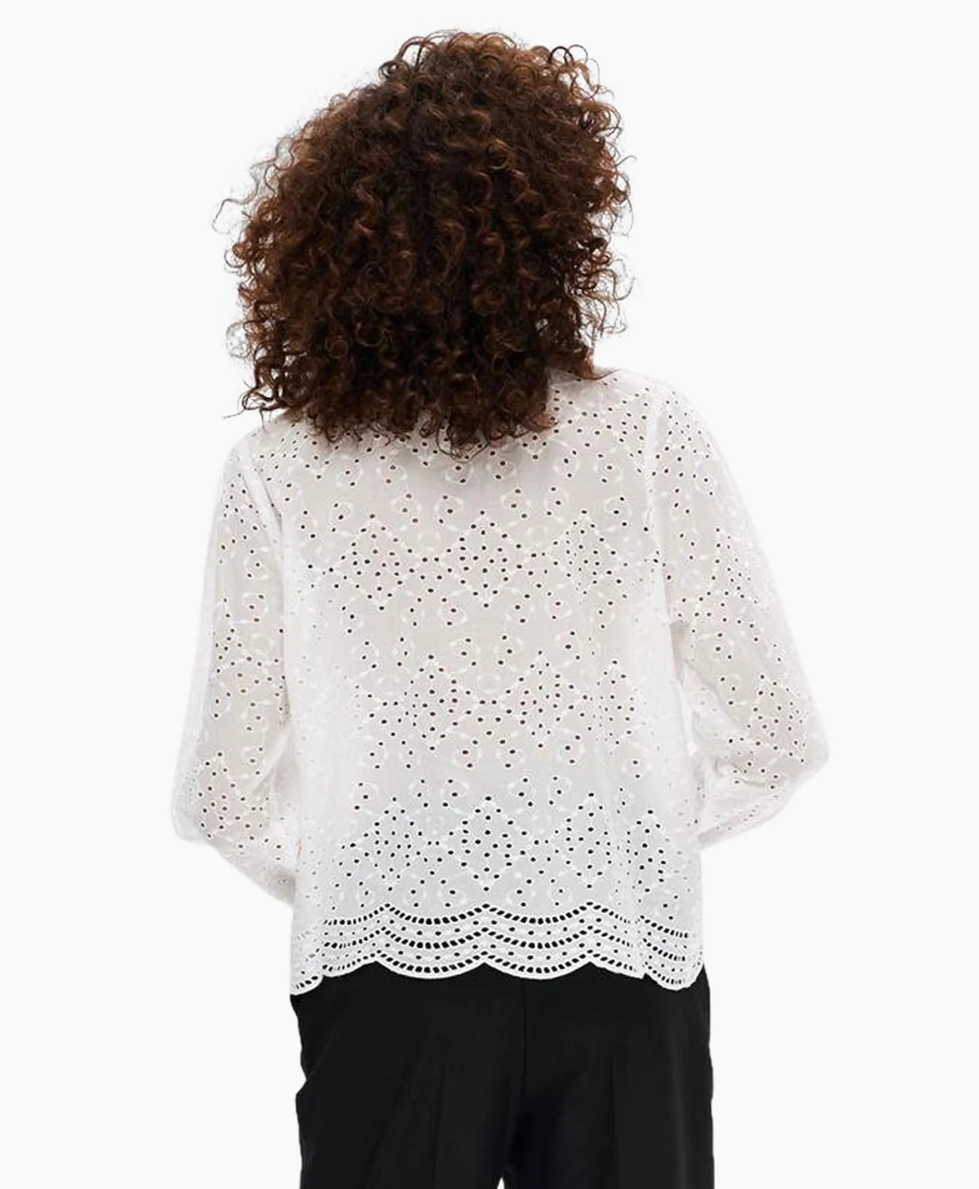 Selected Femme T-Shirt Korte Mouw Tatiana L/S Embr Shirt Noos Wit